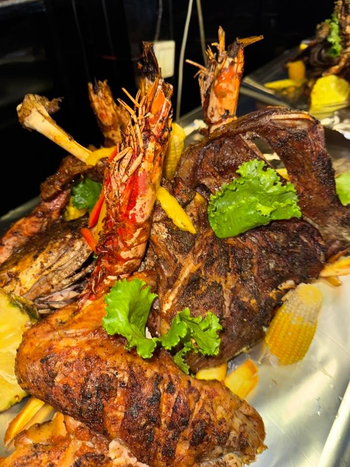 black framed eyeglasses