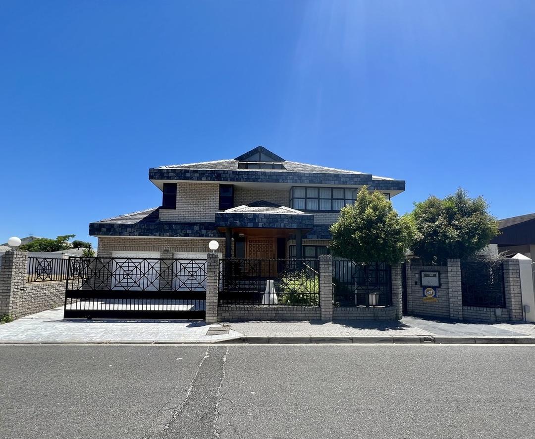black framed eyeglasses